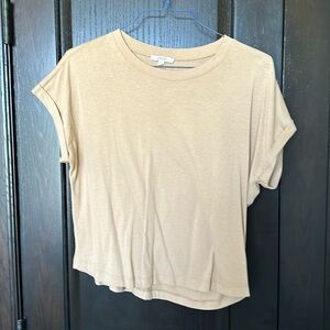Splendid short sleeve tee. Size large.
